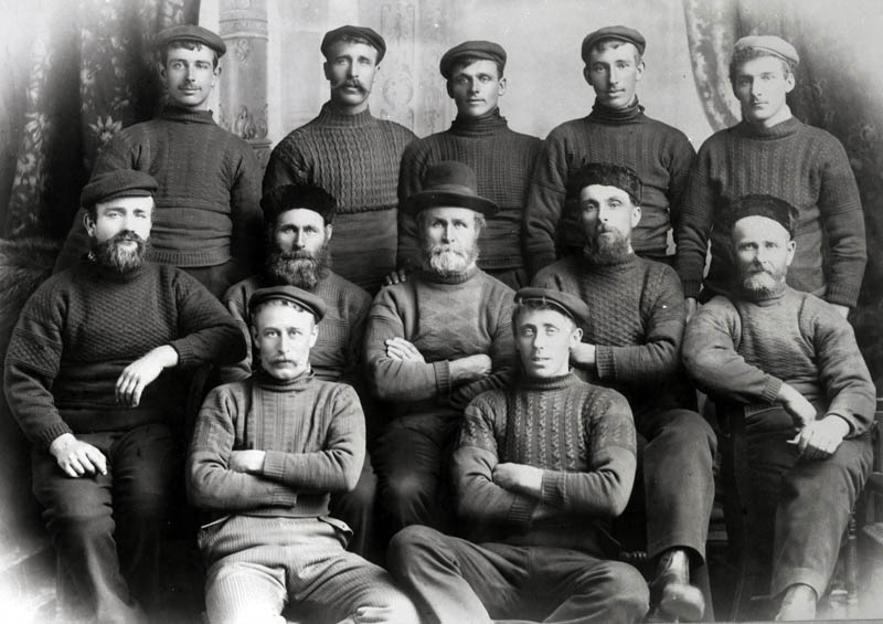 Old photo of Sheringham fishermen wearing ganseys