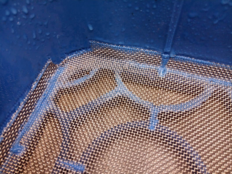 Make sure the mesh is well secured into the base of the sieve